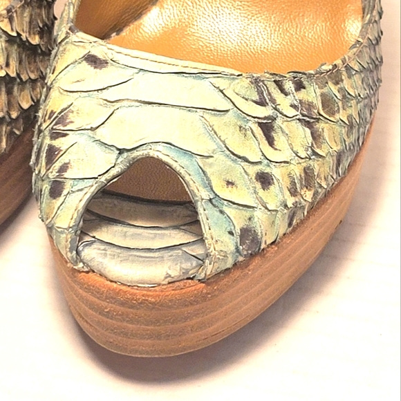 NWOT STUART WEITZMAN Mint Green Snakeskin Peep Toe Heels - Picture 5 of 15